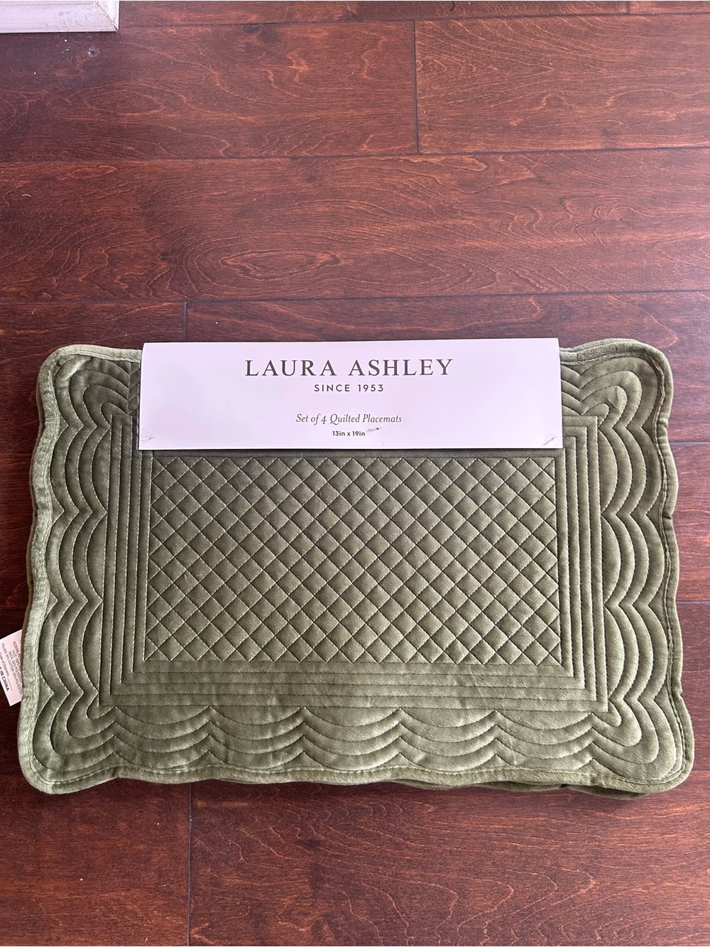 Laura Ashley Set Of 4 Quilted Velvet Placemats New Scalloped Olive Green Fall